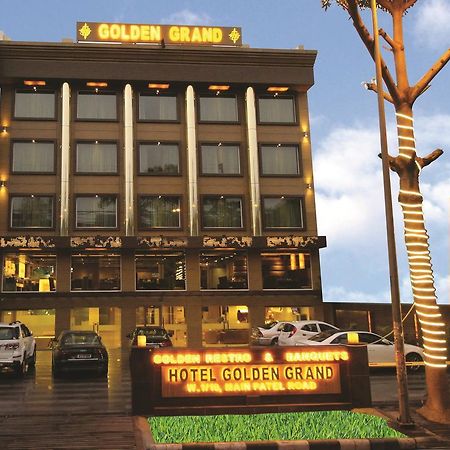 Hotel Golden Grand Delhi  Extérieur photo