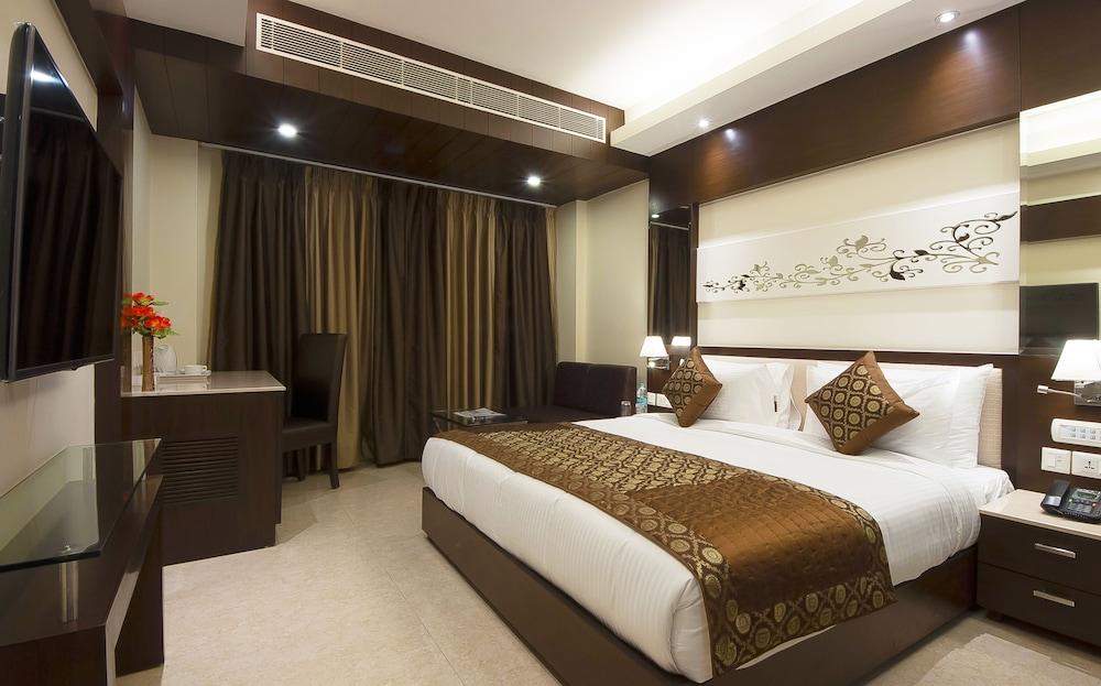 Hotel Golden Grand Delhi  Extérieur photo