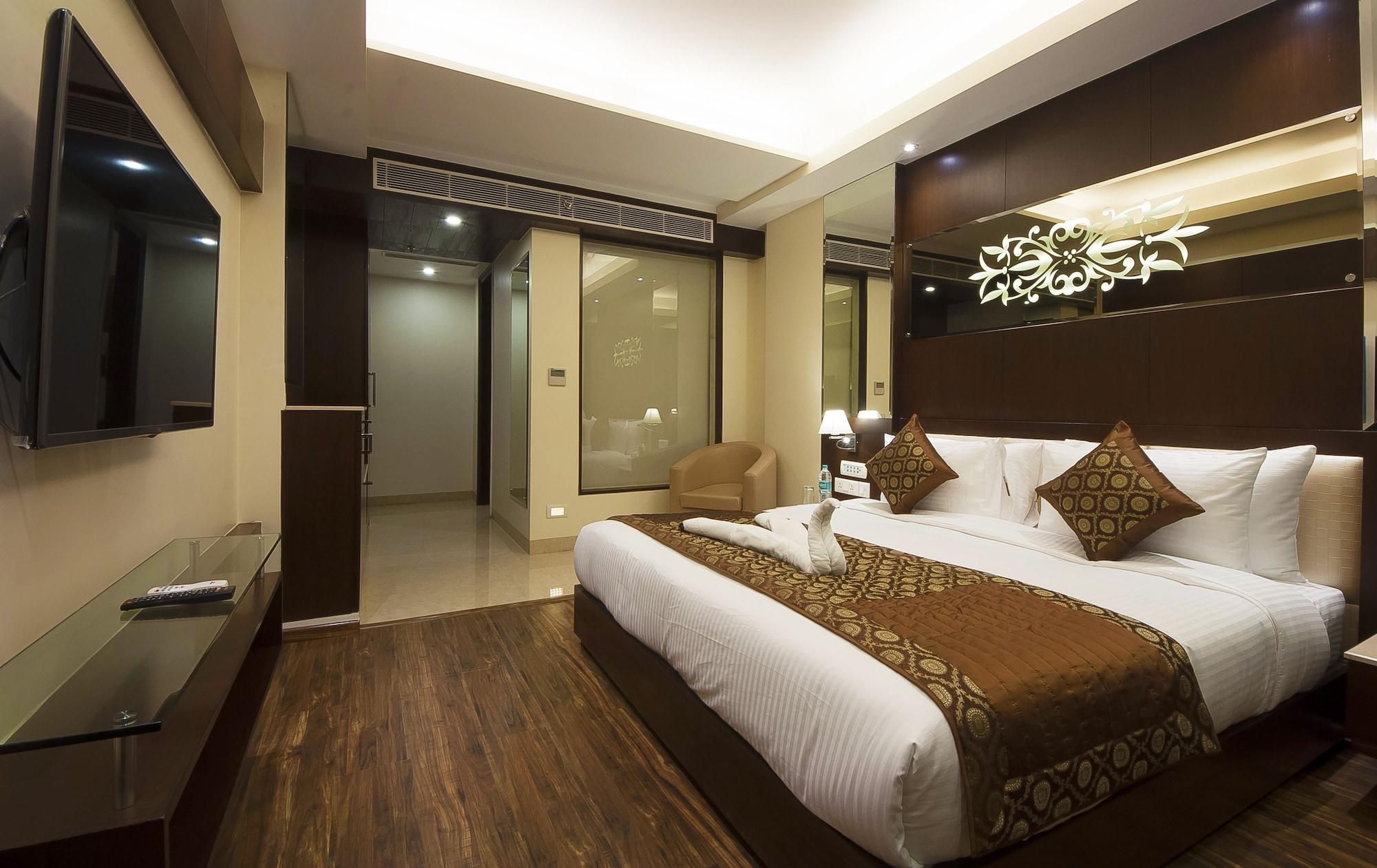 Hotel Golden Grand Delhi  Extérieur photo
