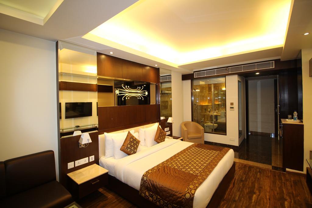 Hotel Golden Grand Delhi  Extérieur photo