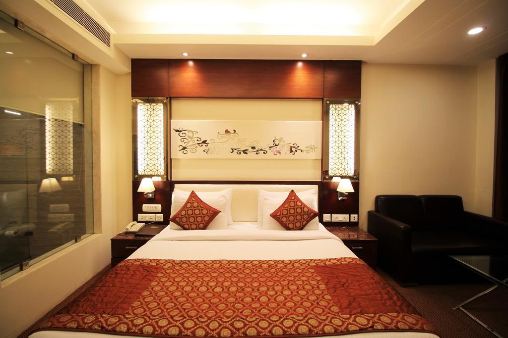 Hotel Golden Grand Delhi  Extérieur photo