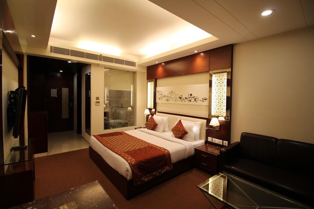 Hotel Golden Grand Delhi  Extérieur photo