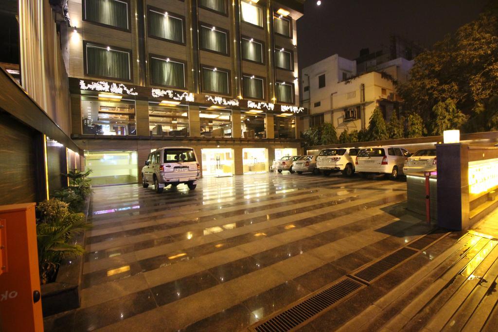 Hotel Golden Grand Delhi  Extérieur photo