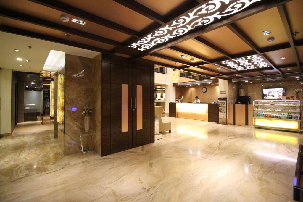 Hotel Golden Grand Delhi  Extérieur photo