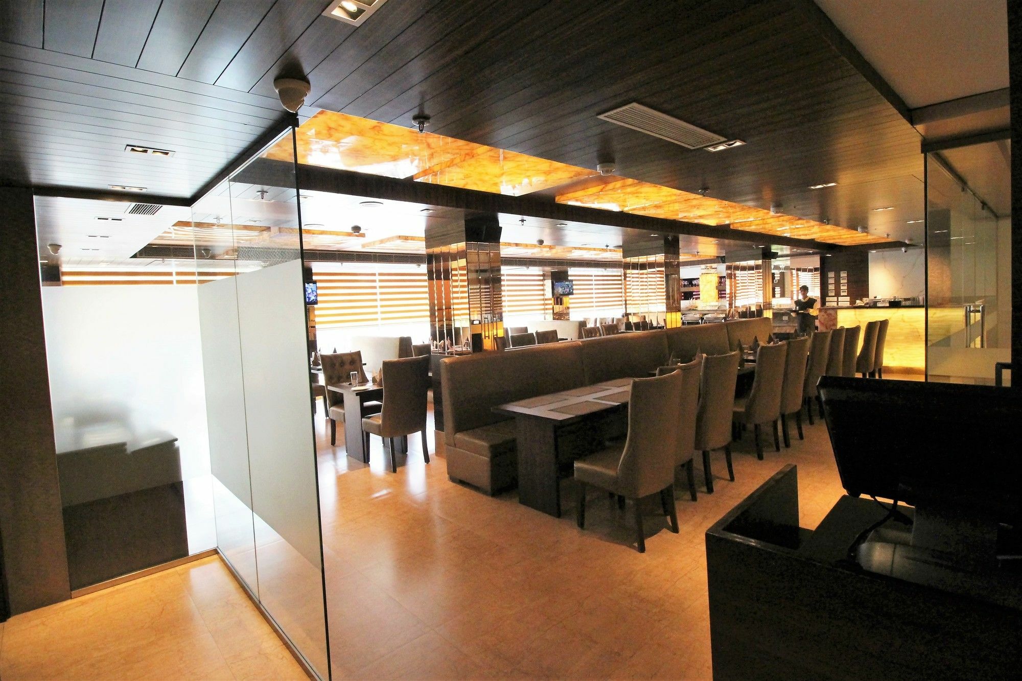Hotel Golden Grand Delhi  Extérieur photo